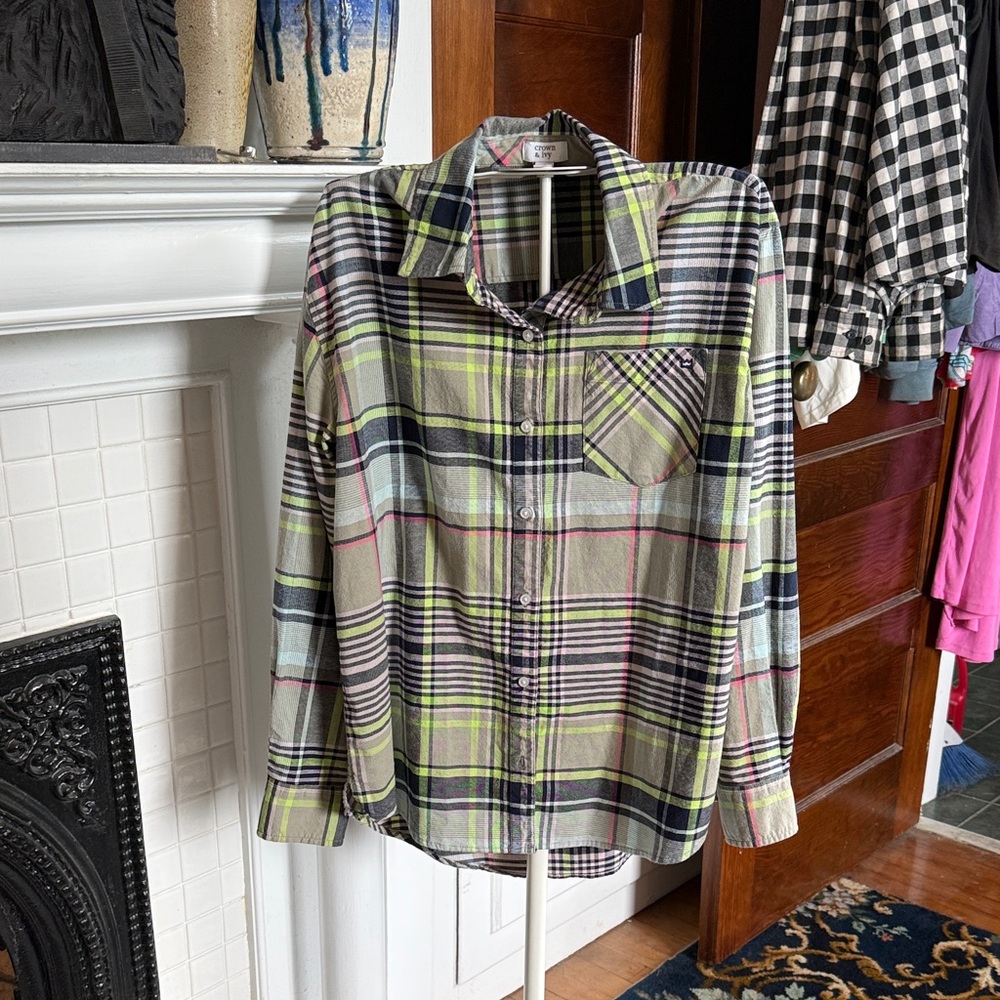 crown & ivy Plaid Button-Up Shirt- worn a few‎ times. Beautiful colors